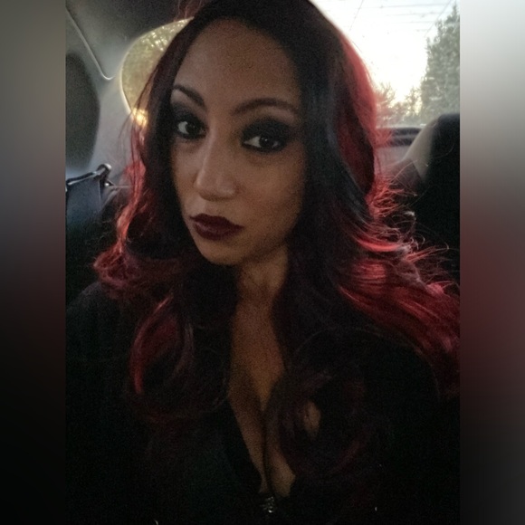 Meet your Posher, Jennifer - Picture 1 of 14